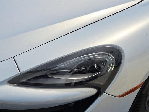 2017 McLaren 570S Base