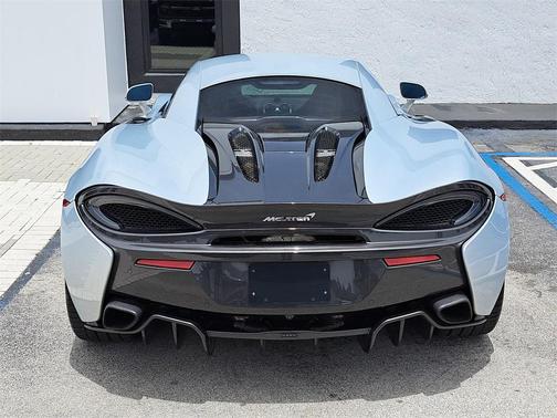 2017 McLaren 570S Base