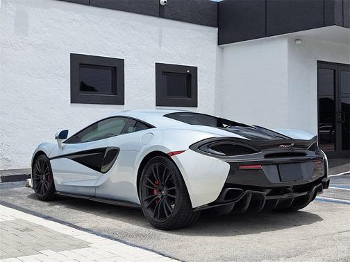 2017 McLaren 570S Base