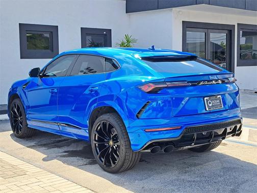 2021 Lamborghini Urus Graphite Capsule
