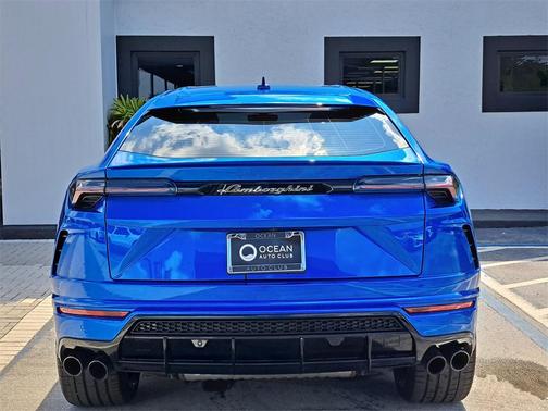 2021 Lamborghini Urus Graphite Capsule