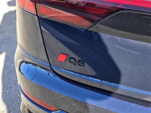 2024 Audi Q8 55 Premium Plus