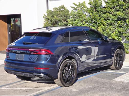 2024 Audi Q8 55 Premium Plus