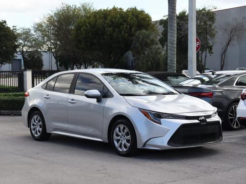 2022 Toyota Corolla LE