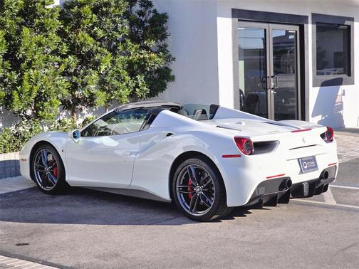 2017 Ferrari 488 Spider Base