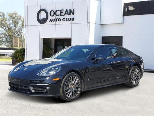 2022 Porsche Panamera 4