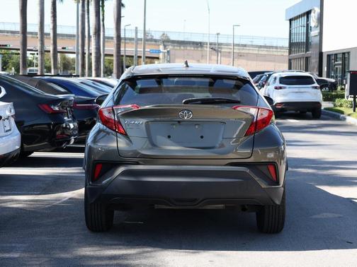 2021 Toyota C-HR LE