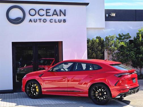 2022 Lamborghini Urus Base