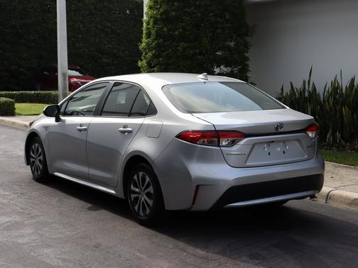 2022 Toyota Corolla Hybrid LE