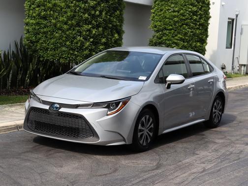 2022 Toyota Corolla Hybrid LE