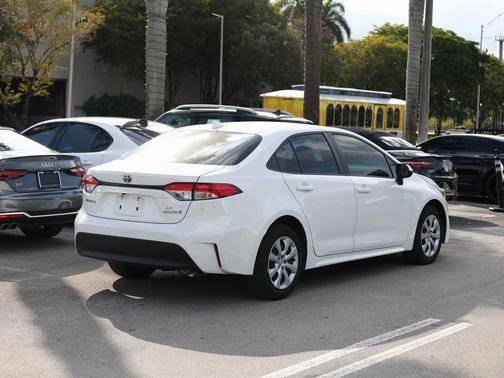 2024 Toyota Corolla Hybrid SE