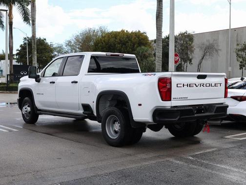 2025 Chevrolet Silverado 3500 WT