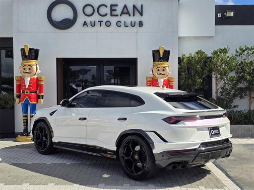 2024 Lamborghini Urus Performante