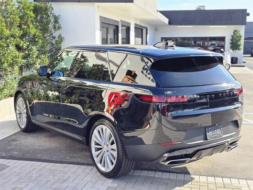 2024 Land Rover Range Rover Sport SE