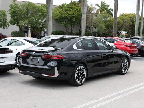 Black 2026 BMW 530 530i