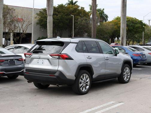 2023 Toyota RAV4 XLE Premium