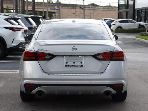 2021 Nissan Altima 2.5 SV