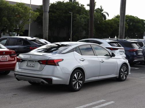 2021 Nissan Altima 2.5 SV