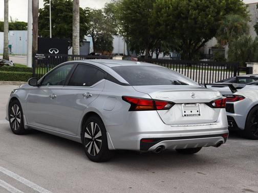 2021 Nissan Altima 2.5 SV