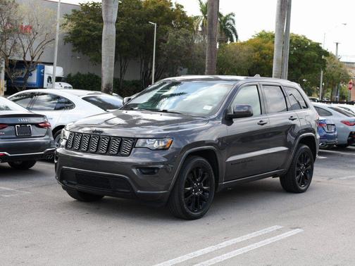 2021 Jeep Grand Cherokee Laredo
