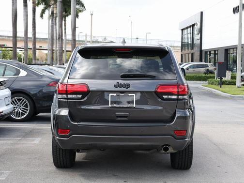 2021 Jeep Grand Cherokee Laredo