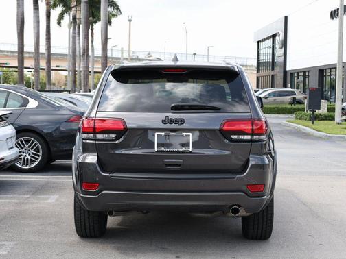 2021 Jeep Grand Cherokee Laredo