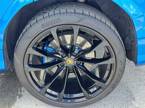 2021 Lamborghini Urus Graphite Capsule