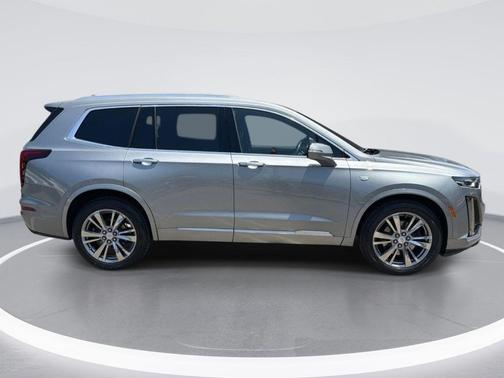 Argent Silver Metallic 2023 Cadillac XT6 Premium Luxury FWD