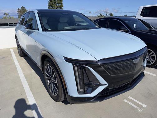 Nimbus Metallic 2024 Cadillac LYRIQ Sport