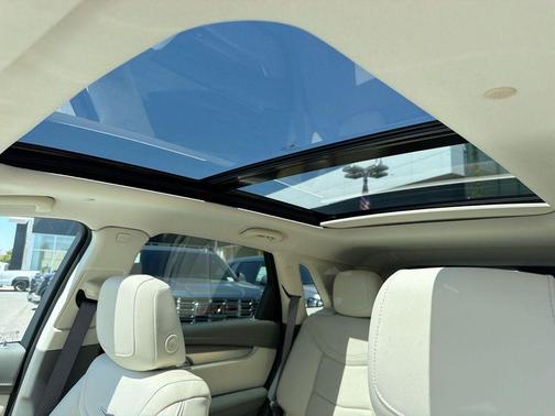 Crystal White Tricoat 2024 Cadillac XT5 Premium Luxury