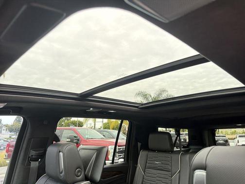 2024 Cadillac Escalade ESV Sport Platinum