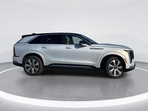 2025 Cadillac Escalade IQ Luxury 2