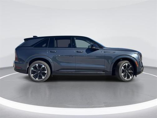 2025 Cadillac Escalade IQ Sport 2