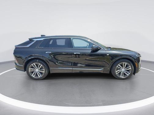 Stellar Black Metallic 2024 Cadillac LYRIQ Luxury