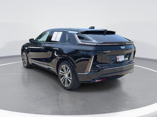 Stellar Black Metallic 2024 Cadillac LYRIQ Luxury