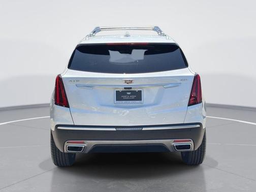 Crystal White Tricoat 2025 Cadillac XT5 Premium Luxury