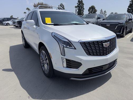 Crystal White Tricoat 2025 Cadillac XT5 Premium Luxury