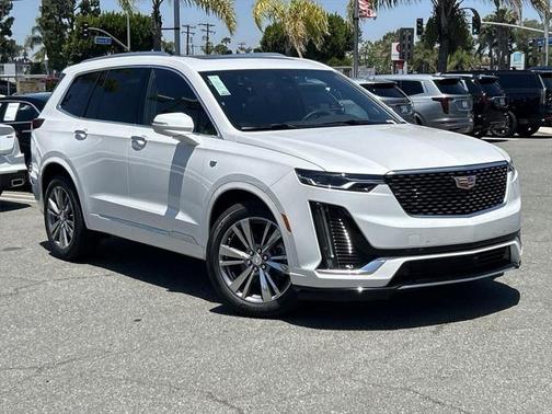 2025 Cadillac XT6 Premium Luxury FWD
