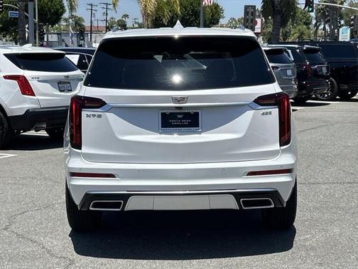 2025 Cadillac XT6 Premium Luxury FWD
