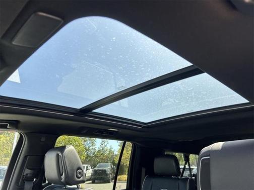 2022 Cadillac Escalade ESV Premium Luxury
