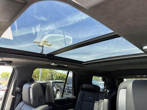 Crystal White Tricoat 2023 Cadillac Escalade Sport Platinum