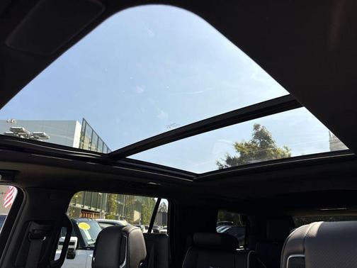 Crystal White Tricoat 2023 Cadillac Escalade Premium Luxury