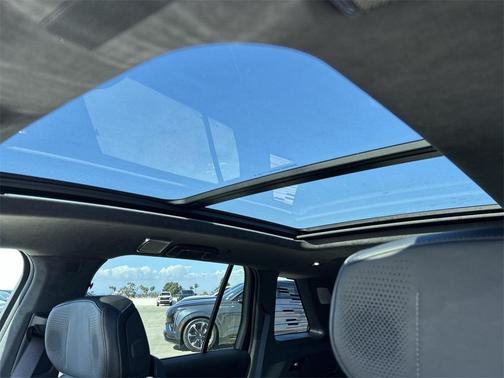 2026 Cadillac VISTIQ Platinum