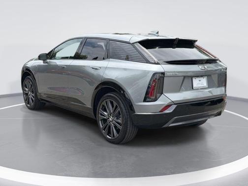 Argent Silver Metallic 2025 Cadillac OPTIQ Sport 2 AWD