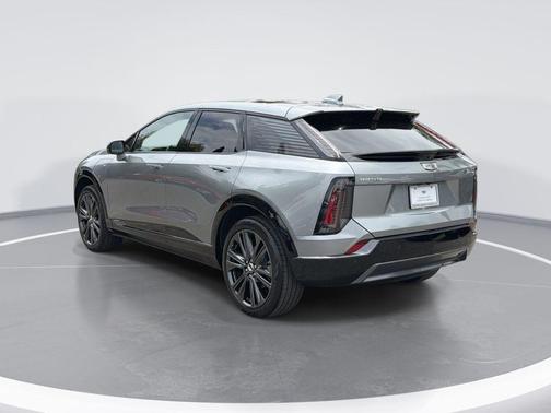 Argent Silver Metallic 2025 Cadillac OPTIQ Sport 2 AWD