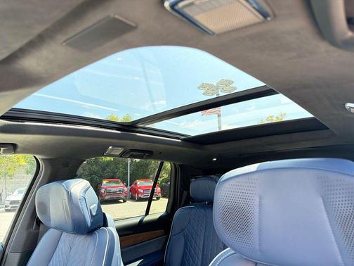 Stellar Black Metallic 2026 Cadillac VISTIQ Premium Luxury