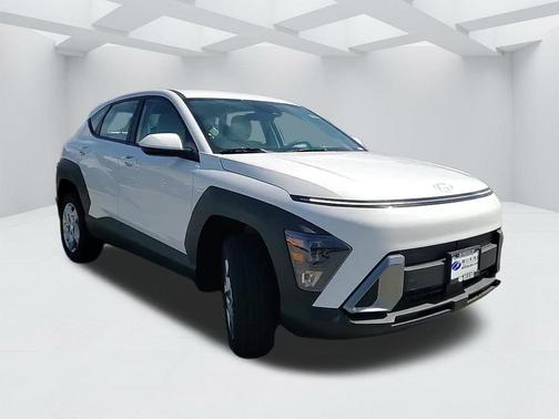 2025 Hyundai KONA SE