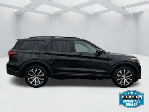 Black Metallic 2025 Ford Explorer ST-Line