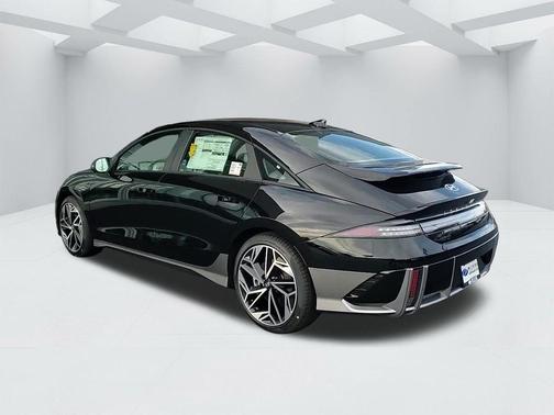 2025 Hyundai IONIQ 6 SEL