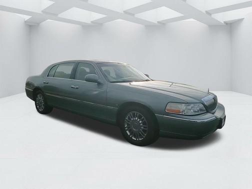 2006 Lincoln Town Car Signature L